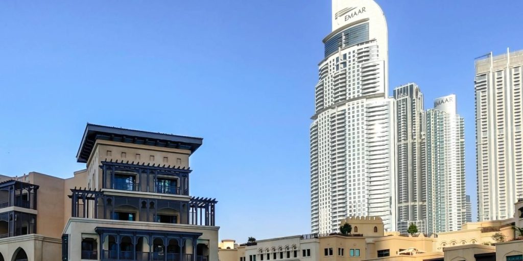 This guide explains why Palm Jebel Ali is one of Dubai's most compelling luxury real estate opportunities in 2026, combining market context, master‑plan detail,...