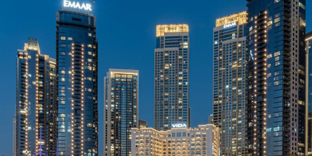 This guide explains how international buyers can confidently purchase luxury villas in Dubai, with a special focus on the emerging Palm Jebel Ali masterplan. It...