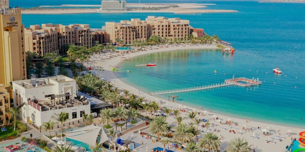 This guide explains why Ras Al Khaimah (RAK) is emerging as a prime spot for luxury villa buyers and investors, driven by strong demand, limited beachfront supp...