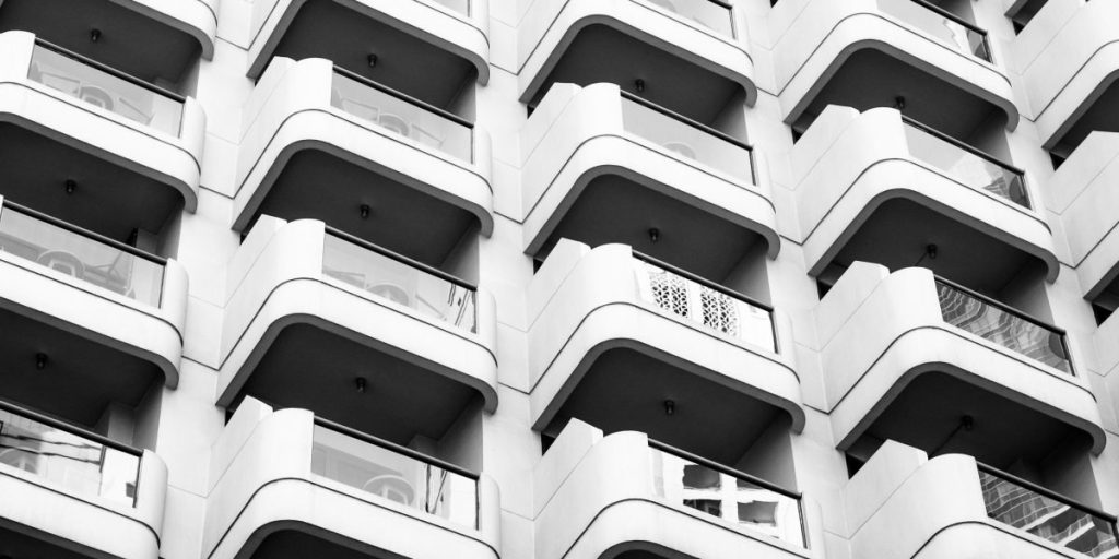 This article explains why Dubai remains a top destination for luxury apartment buyers in 2026, highlighting strong price growth, attractive rental yields, and a...