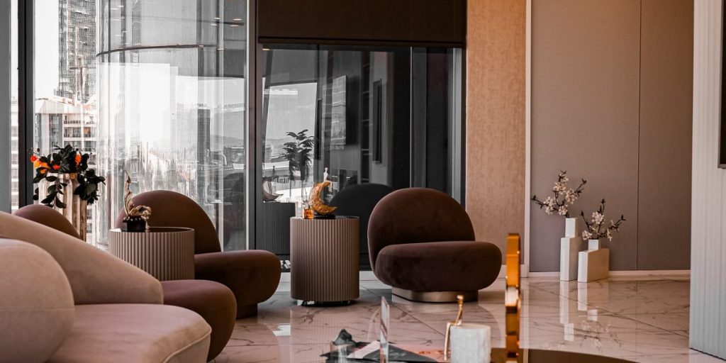 This guide explains why Dubai remains a leading market for luxury apartments in 2026 and walks you through everything a buyer needs to know. It reviews market d...