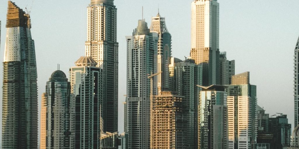 This article explains why knowing the leading Dubai real estate firms matters for buyers of luxury villas in Palm Jebel Ali in 2026. It outlines the current boo...