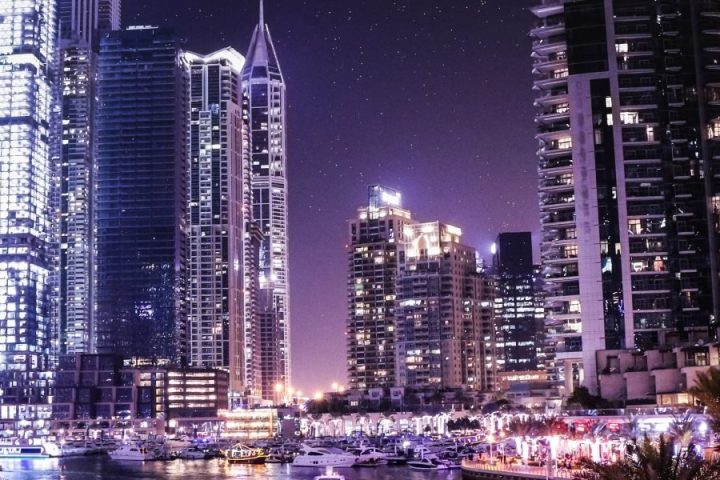 Smart Luxury Villa Investments: How to Choose a Real Estate Agent in Dubai 2026